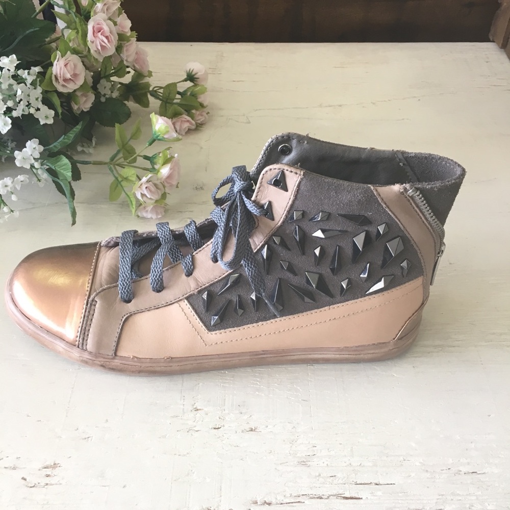 Sam Edelman multi color embellished sneakers Sz 9